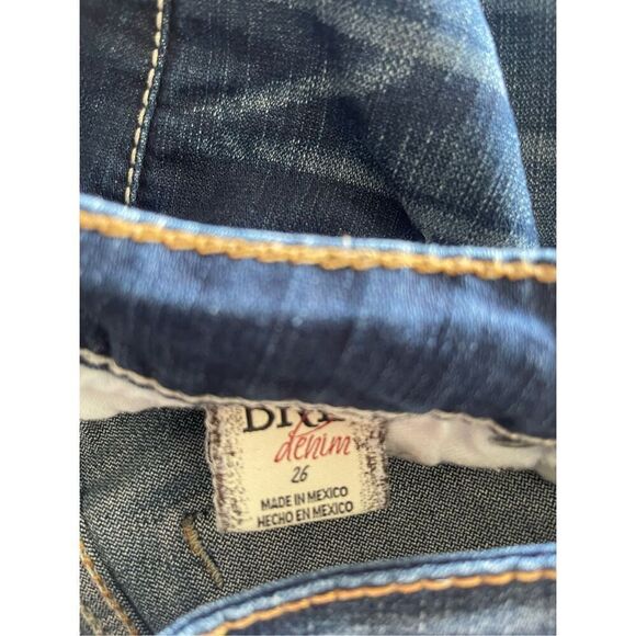 n  - Picture 9 of 11